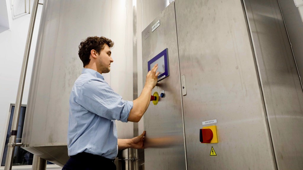 Site Shift Brewer Scott Wilkins With Shepherd Neame's New Energy Efficient Yeast Plant